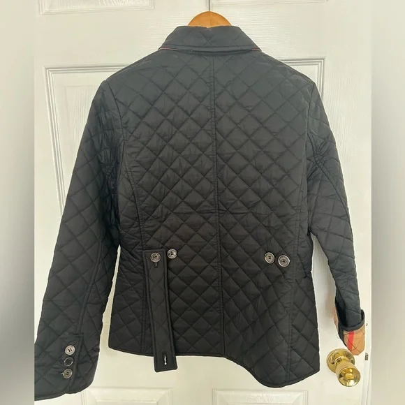 Burberry Black Quilted Puffer Jacket - Picture 6 of 17